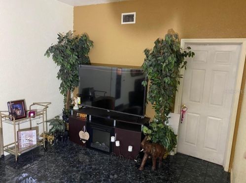 1511 27th Ave, Tampa FL 33605-1323 exterior