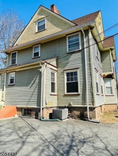 104 Valley Rd, Montclair NJ  07042-2211 exterior