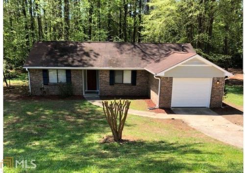 2487 Crumps Lndg Rd, Lithonia GA  30039-4270 exterior