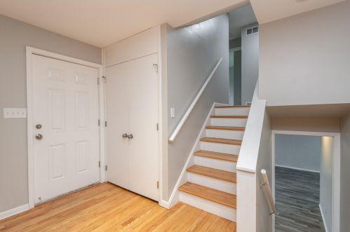 8084 Grandview Dr, Milwaukee WI  53223-3429 exterior