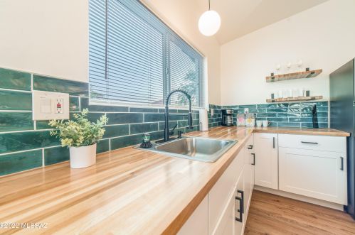 3201 Cherry Ave, Tucson AZ  85719-2219 exterior