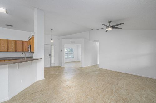 4801 Myrtle Dr, Fort Pierce FL  34982-3800 exterior