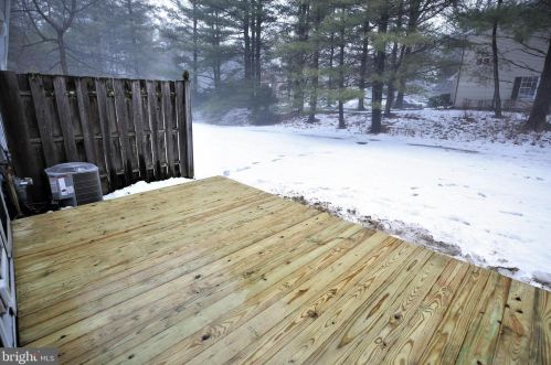 42 Magnolia Ct, Trenton NJ 08648-4828 exterior