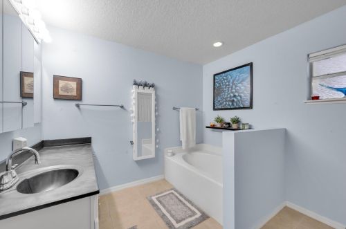 211 Kestor Dr, Fort Pierce FL 34953-5426 exterior