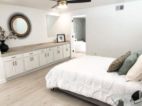 320 Rossmore Dr, Oxnard CA  93035-4465 exterior