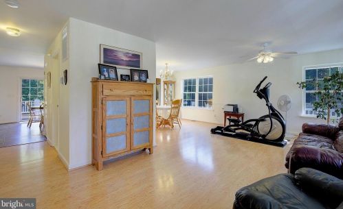 831 Alameda Dr, Huntingtown MD 20639-9510 exterior