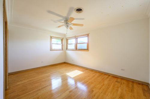 8159 Sacramento, Chicago IL 60655-2302 exterior