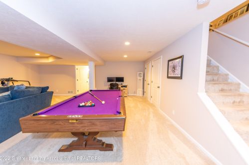 6249 Reynolds Rd, Haslett MI 48840-8906 exterior