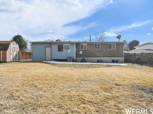 629 Pali St, Sandy UT 84070-0905 exterior