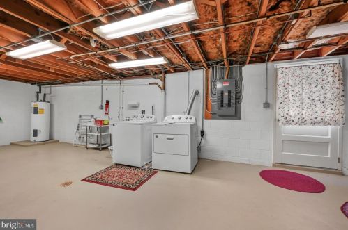 1666 Clearview Ave, Lancaster PA 17601-4308 exterior