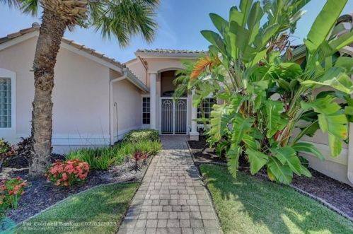 421 Aqua Vista Ln, Fort Pierce, FL 34986-2644