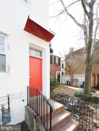 926 O St, Washington DC  20001-4272 exterior