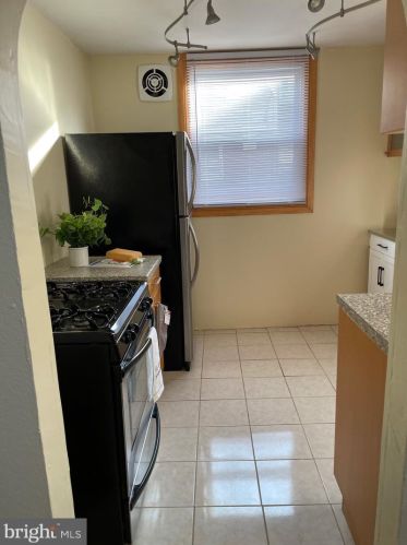 4029 Dungan St, Philadelphia PA 19124-5316 exterior