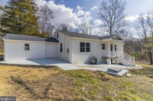 15420 Johnson Rd, Silver Spring, MD 20905-3868