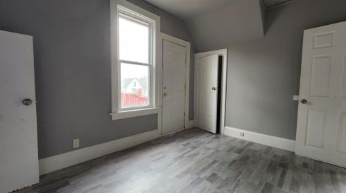 2452 21 St, Milwaukee WI 53206-1557 exterior