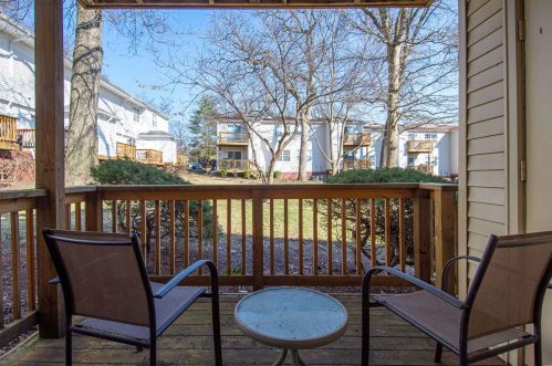 1506 Oriole Ln, Saint Louis MO 63144-1110 exterior