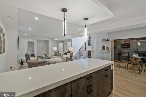 1520 Brookhaven Dr, Mc Lean VA  22101-4127 exterior