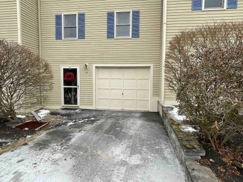 64 Frd Lndg Dr, Dover NH 03820-4552 exterior