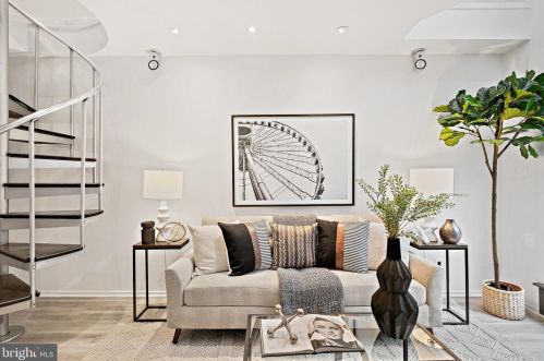 1715 15th St, Washington DC  20002-1846 exterior