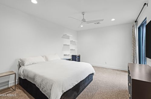 5841 Echo Canyon Cir, Phoenix AZ 85018-1243 exterior