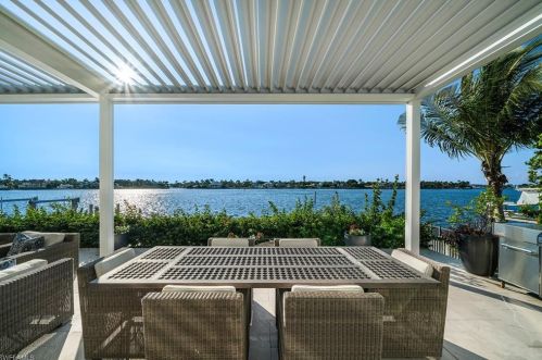 2160 Kingfish Rd, Naples FL 34102-1535 exterior