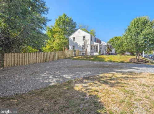 6106 Kings Hwy, Alexandria VA 22303-2416 exterior