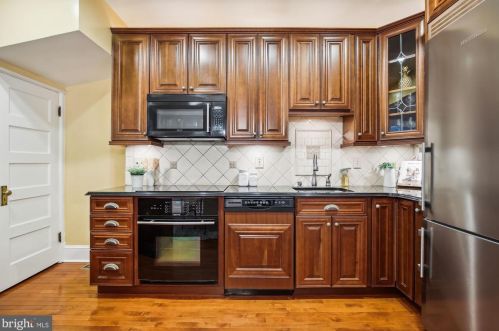 230 F St, Washington DC 20002-4931 exterior