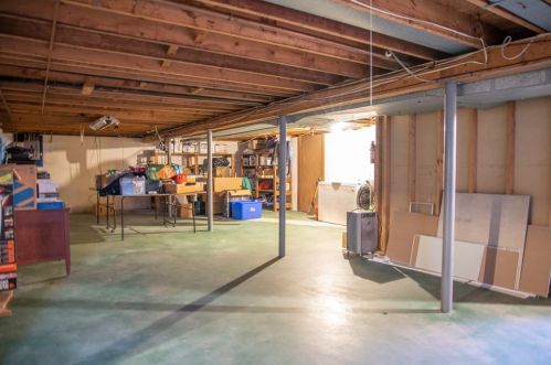 123 Bear Hole Rd, West Springfield MA 01089-1631 exterior