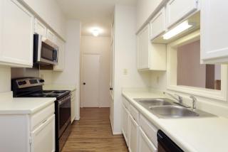 488 Wilcrest Dr, Houston TX  77042-1075 exterior