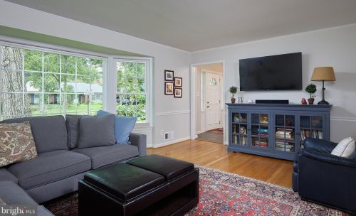 629 Goldsborough Dr, Rockville MD 20850-1905 exterior