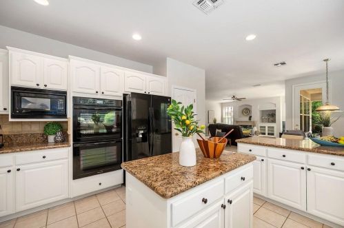 1258 Manning Dr, Folsom CA 95762-5845 exterior