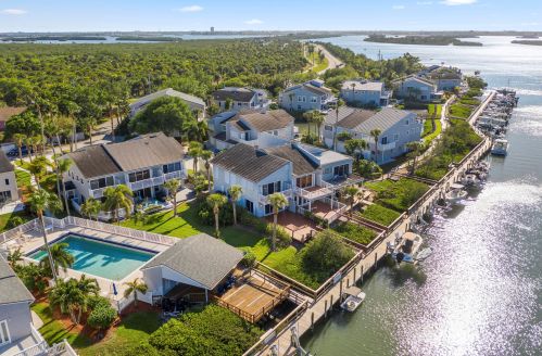 2500 Harbour Cv Dr, Fort Pierce FL 34949-1561 exterior