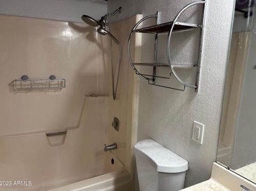 4050 Cactus Rd, Phoenix AZ  85032-7609 exterior