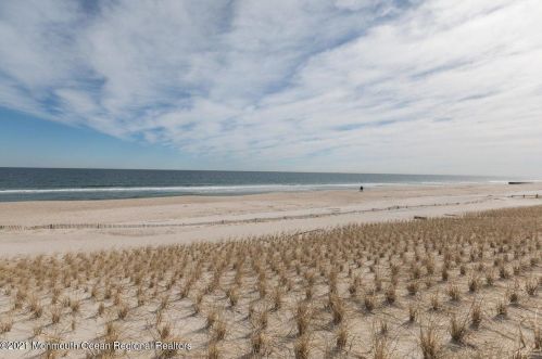 320 Elizabeth Ave, Point Pleasant Beach NJ 08742-4133 exterior