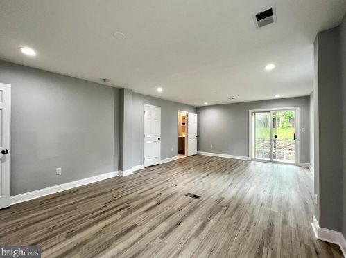 5910 Brookview Dr, Alexandria VA 22310-1819 exterior