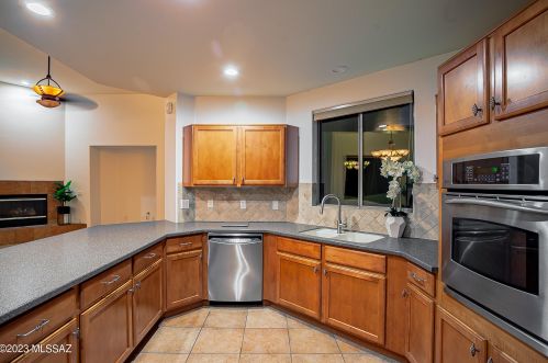 8154 Painted Feather Dr, Tucson AZ  85743-7418 exterior