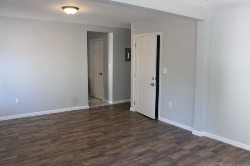 65 High St, Vernon CT 06066-3638 exterior