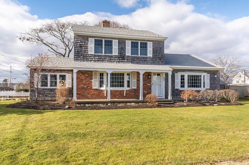 152 Atlantic Ave, Seabrook NH 03874-4828 exterior