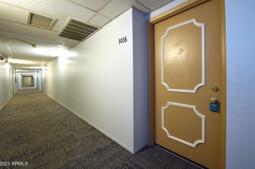 3033 Devonshire Ave, Phoenix AZ 85016-5894 exterior