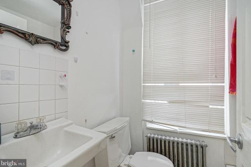 1000 6 St, Philadelphia PA 19147-4011 exterior