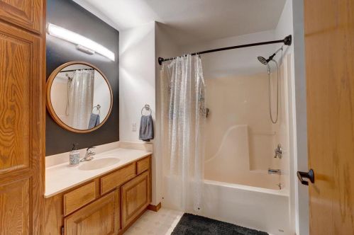 31 Ponwood Cir, Madison WI  53717-1179 exterior