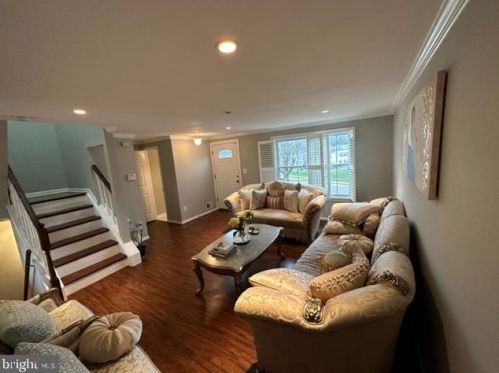 6453 Linleigh Way, Alexandria, VA 22315-3455