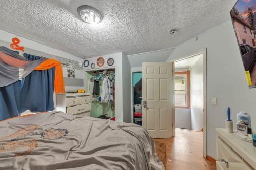 56 Stewart St, Grand Rapids MI 49507-2402 exterior