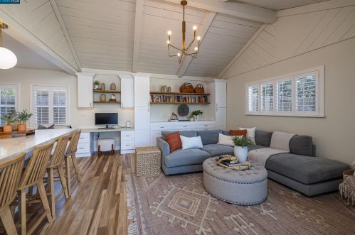 1962 Elinora Dr, Concord CA  94523-2828 exterior