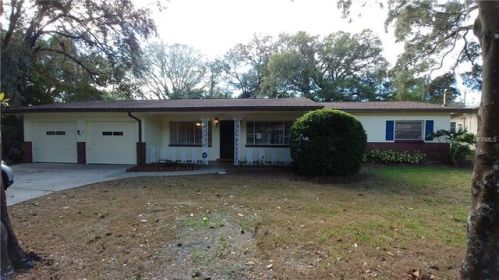 110 Neving Dr, Tampa, FL 33613-3133