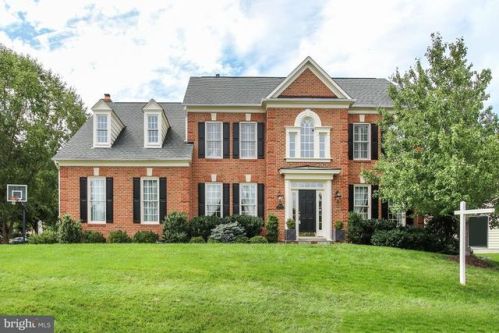 10619 Morning Field Dr, Rockville, MD 20854-6375