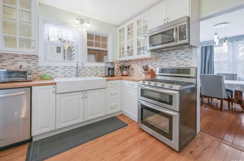 61 21 St, Huntington Station NY 11746-3259 exterior