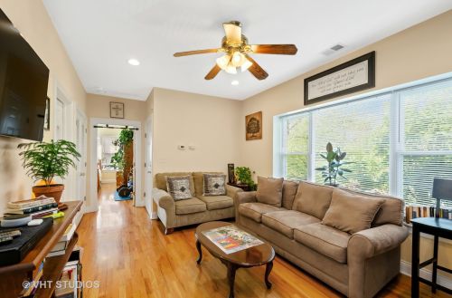 4856 Nelson St, Chicago, IL 60641-5119