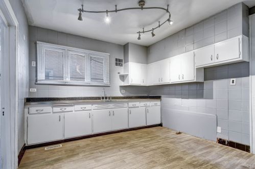 3245 64 Pl, Chicago IL 60638-5418 exterior