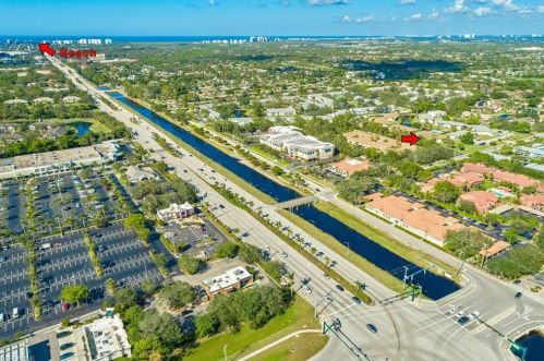 131 Cypress Way, Naples FL 34110-1244 exterior